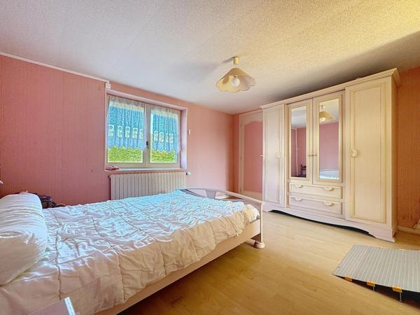 Maison à rénover avec jardin et fort potentiel – Vinzelles