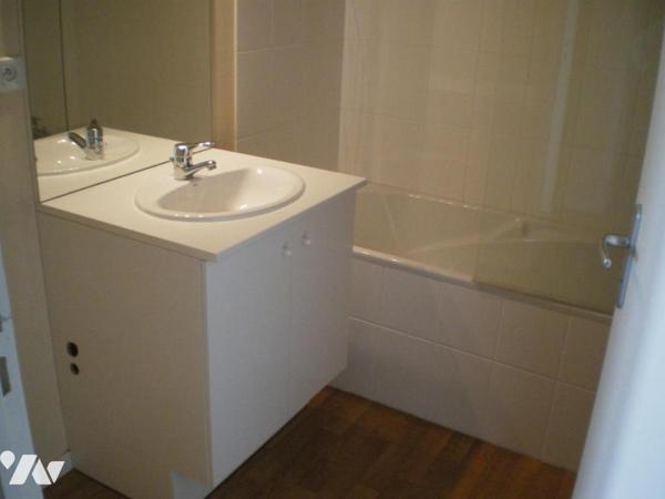  A VENDRE DANS LOUDEAC Appartement de type T3 avec balcon+stationnement