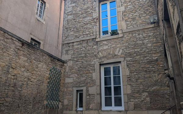 Appartement à louer    1 pièce • 42,79 m2 Dijon