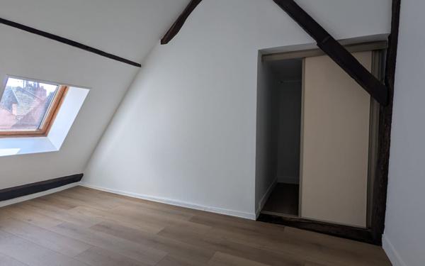 Appartement à louer    1 pièce • 42,79 m2 Dijon