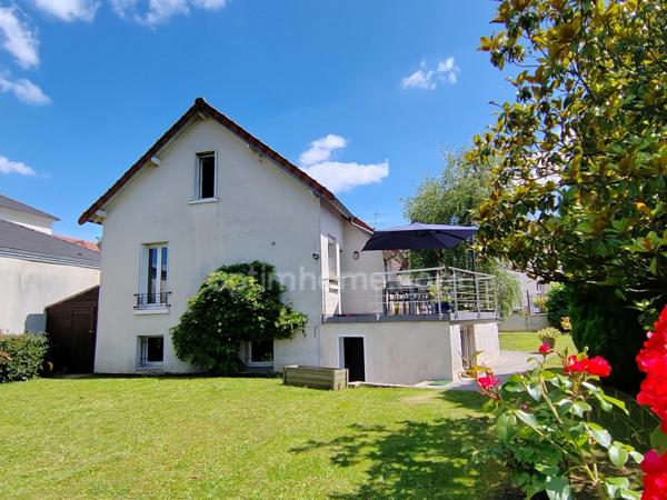 SAINT-PRIX, VAL D'OISE (95) : Maison individuelle d’environ 133 m² habitables (153 m² au sol) - 6 pièces principales