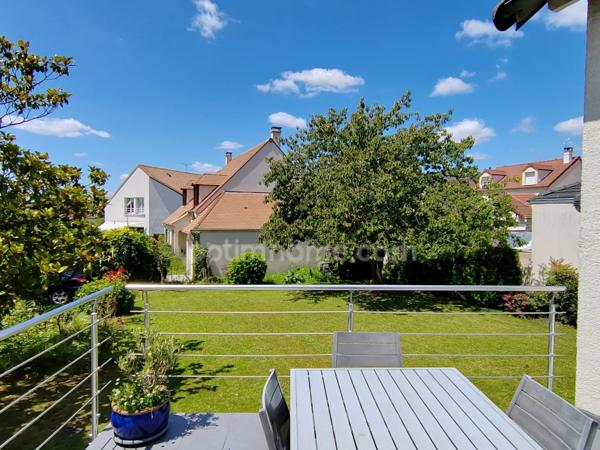 SAINT-PRIX, VAL D'OISE (95) : Maison individuelle d’environ 133 m² habitables (153 m² au sol) - 6 pièces principales