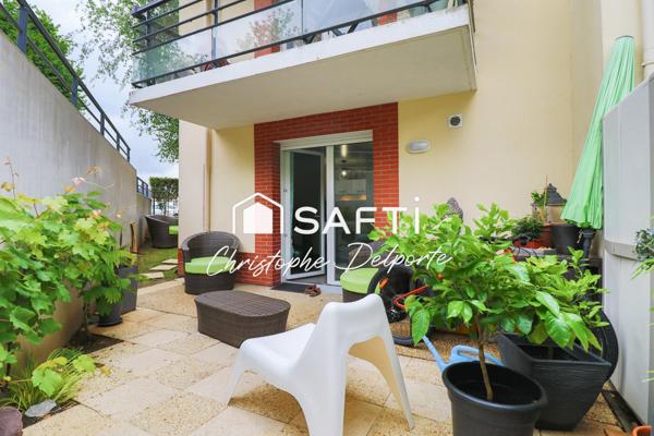 Rez-de-jardin moderne avec terrasse et jardin