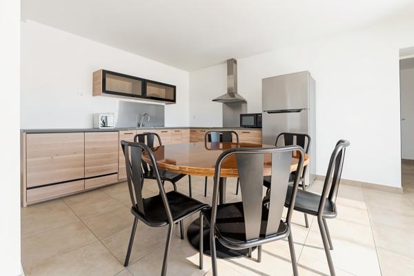 Appartement T4 88m2 Terrasse de 38m2 Place de paking