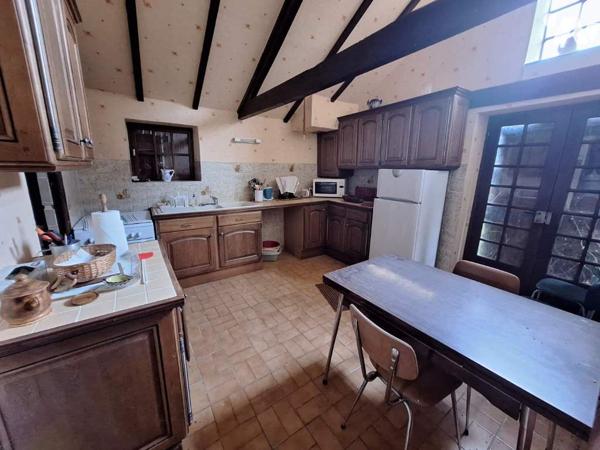MAISON d'HABITATION A RENOVER