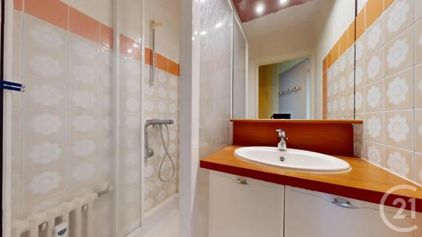 Appartement T5 à vendre  5 pièces - 107 m 2   NANTES  - 44