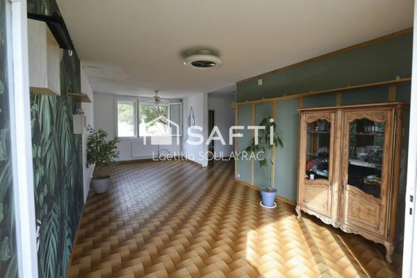 Maison d'environ 90m² avec garage et jardin au calme d'une impasse.