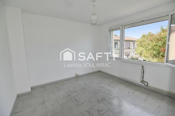 Maison d'environ 90m² avec garage et jardin au calme d'une impasse.
