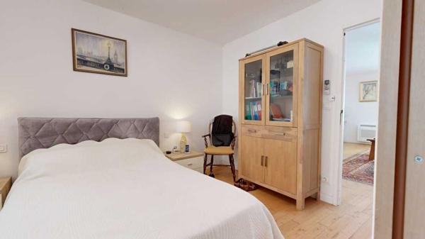 Maison contemporaine - Saint-cyprien Appartement T3 de standing en rez-de-jardin avec petit jardinet et place de parking sécurisée