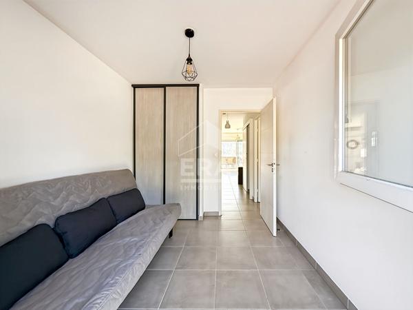 Appartement Le Tholonet 3 pièces + 2 places de parking en sous-sol.