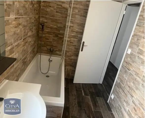 Appartement à louer 4 pièces 79.17m² Pessac (33600)