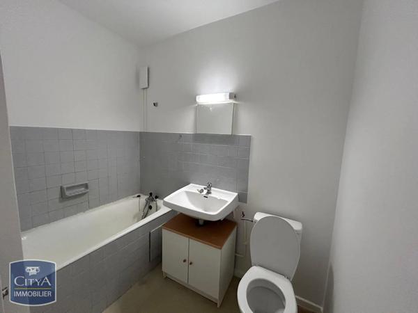 Appartement à louer 2 pièces 42m² Clermont-Ferrand (63000)