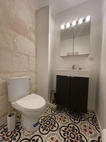 ARLES Maison rénovée avec terrasse et cave, 4 chambres