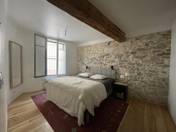 ARLES Maison rénovée avec terrasse et cave, 4 chambres