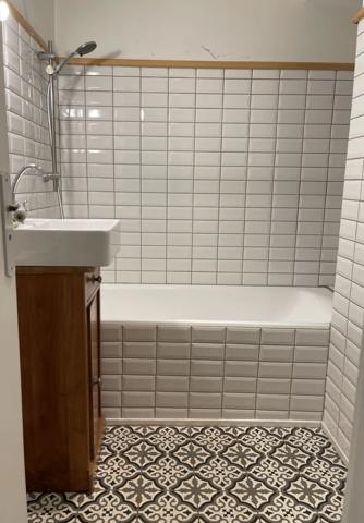 ARLES Maison rénovée avec terrasse et cave, 4 chambres