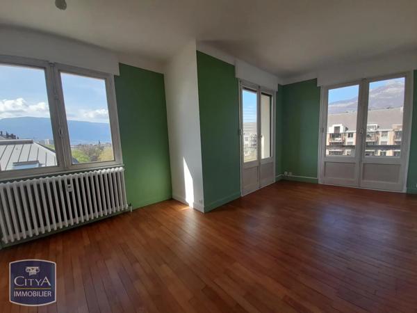 Appartement à louer 3 pièces 67.64m² Chambéry (73000)