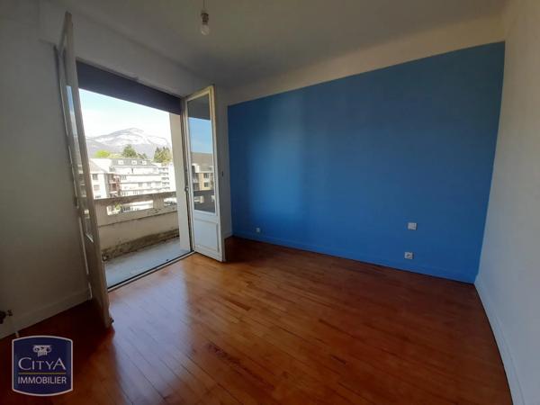 Appartement à louer 3 pièces 67.64m² Chambéry (73000)