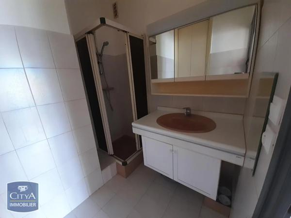 Appartement à louer 3 pièces 67.64m² Chambéry (73000)