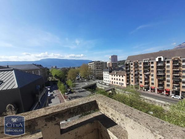 Appartement à louer 3 pièces 67.64m² Chambéry (73000)