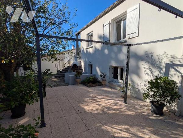 EXCLUSIVITE - LES HERBIERS - Maison sur sous-sol parfaitement entretenue de 102 m² habitable si...