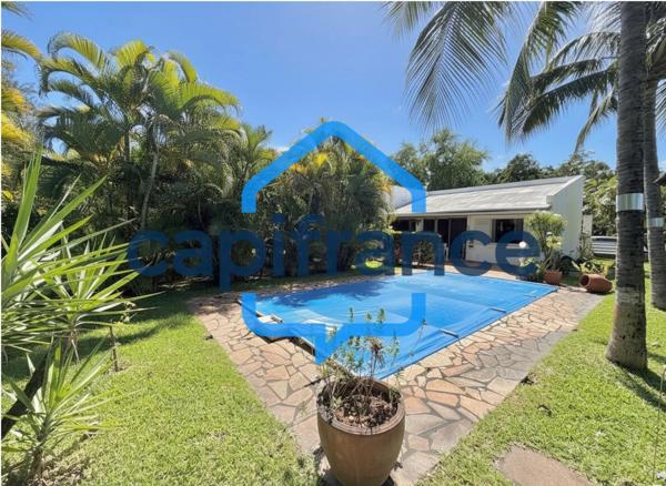 À VENDRE – VILLA T5/6 À RÉNOVER DE 181,60 m² – À 200 M DE LA PLAGE – L’HERMITAGE LES BAINS 97434