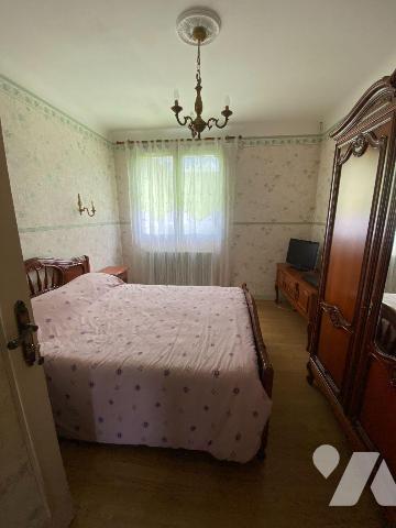 Commune D'AMILLY, 10mn CHARTRES
Pavillon sur sous-sol comprenant :
Hall d'entrée, salon - sal...