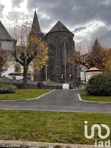 Appartement 2 pièces de 40 m² à Mont-Dore (63240)