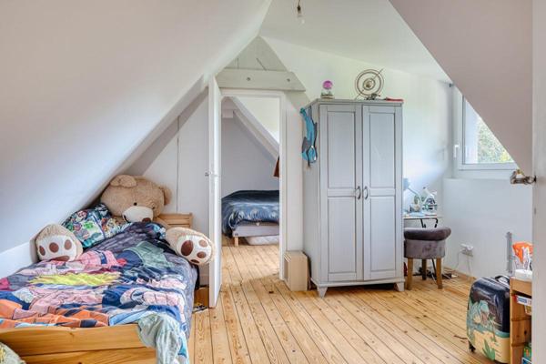 Longère de 95,50 m2  sur terrain plat, séjour, salon, 4-5 chambres, expo sud