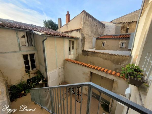 Appartement à vendre 1 pièces LA ROCHELLE (17) - Cœur Historique de La Rochelle - A 200m du Marché Central