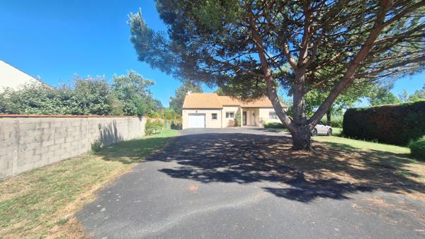Vente
                Maison147,2 m² - 4 Pièces -
                    LA TREMBLADE (17390)