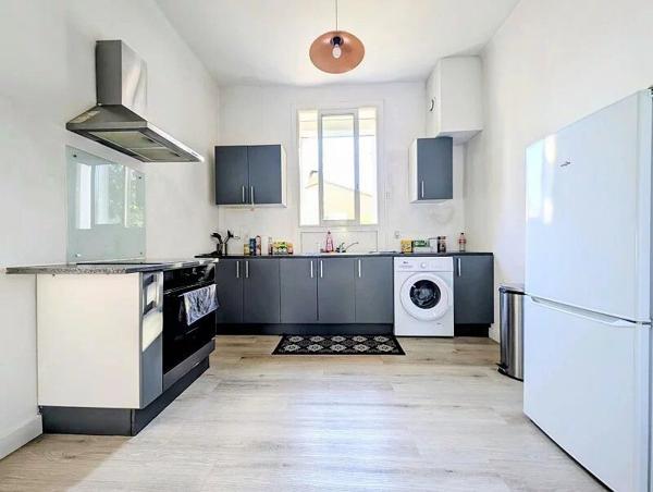 Vente                                                      Appartement
                        
                     2 pièces                      47 m2                     à Istres