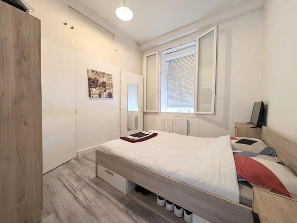 Vente                                                      Appartement
                        
                     2 pièces                      47 m2                     à Istres