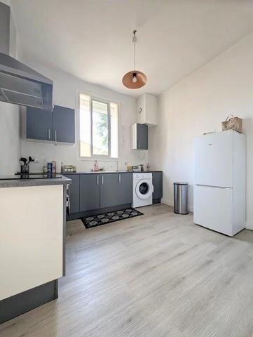 Vente                                                      Appartement
                        
                     2 pièces                      47 m2                     à Istres