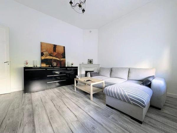 Vente                                                      Appartement
                        
                     2 pièces                      47 m2                     à Istres