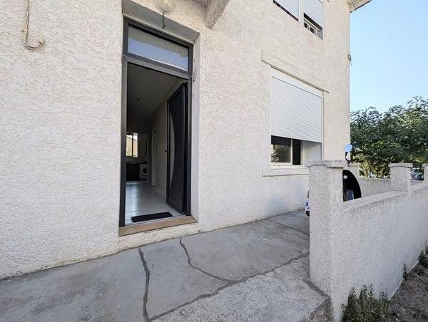 Vente                                                      Appartement
                        
                     2 pièces                      47 m2                     à Istres
