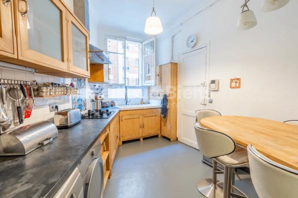 Appartement familial bourgeois,  Parquet, Moulures Cheminée,  à 5 minute de la porte d'Auteuil