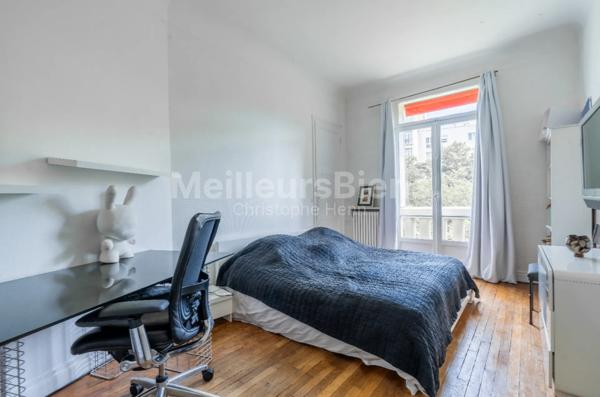 Appartement familial bourgeois,  Parquet, Moulures Cheminée,  à 5 minute de la porte d'Auteuil