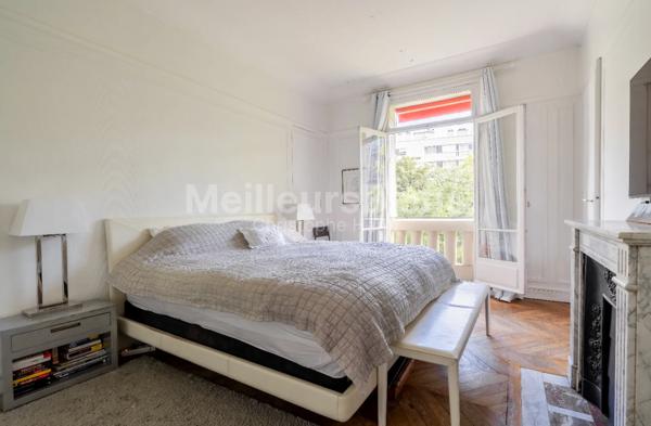 Appartement familial bourgeois,  Parquet, Moulures Cheminée,  à 5 minute de la porte d'Auteuil