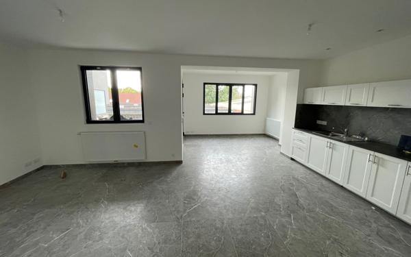 Appartement à louer    3 pièces • 84,38 m2 Montreuil