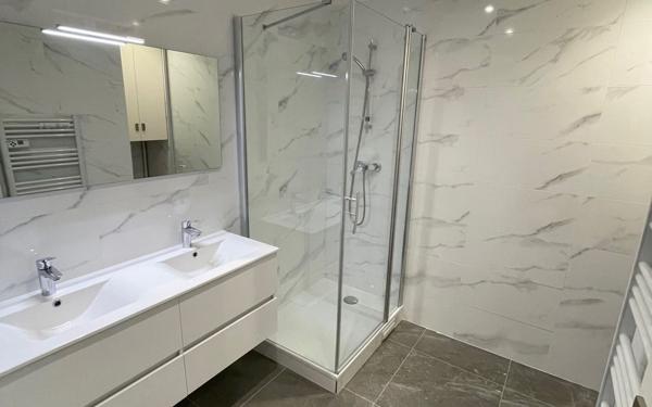 Appartement à louer    3 pièces • 84,38 m2 Montreuil