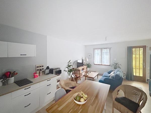 Duplex lumineux avec jardin au calme