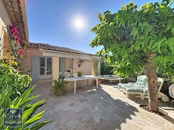 Maison à vendre 4 pièces 123m² Sainte-Maxime (83120)