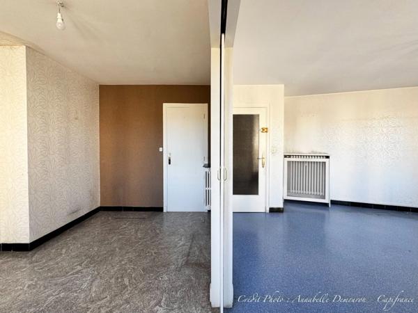 APPARTEMENT T5 A RENOVER – CLERMONT-FERRAND - LES SALINS - TRES BEAU POTENTIEL