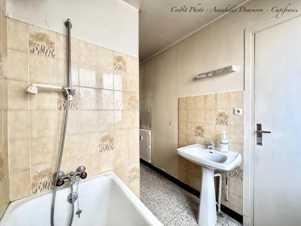 APPARTEMENT T5 A RENOVER – CLERMONT-FERRAND - LES SALINS - TRES BEAU POTENTIEL
