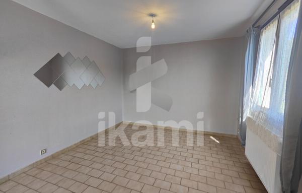 Maison familiale avec 4 chambres et terrain clos