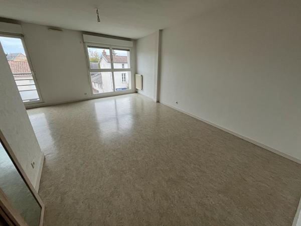 APPARTEMENT T 3 - Avenue du 8 Mai à  Poitiers