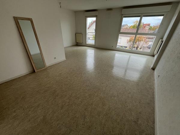 APPARTEMENT T 3 - Avenue du 8 Mai à  Poitiers