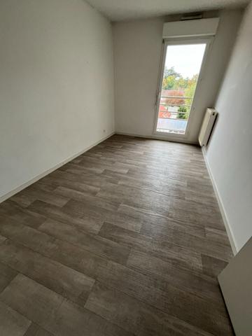 APPARTEMENT T 3 - Avenue du 8 Mai à  Poitiers