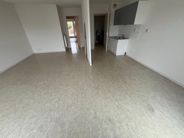 APPARTEMENT T 3 - Avenue du 8 Mai à  Poitiers