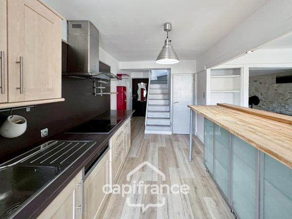 Dpt Var (83), à vendre LA SEYNE SUR MER appartement T3 de 62,85m² de surface totale Rénové.